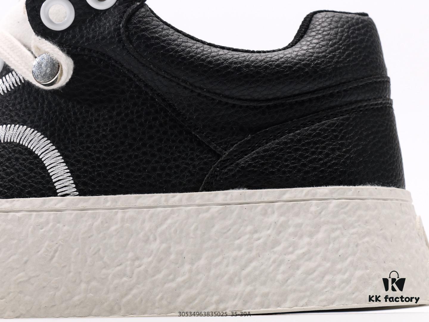 6930e6936e68136f4d9b2b5b Chanel Kung Fu Panda Electric Show Style 2024 Autumn/Winter New Authentic Leather Lightweight Versatile Casual Sneakers