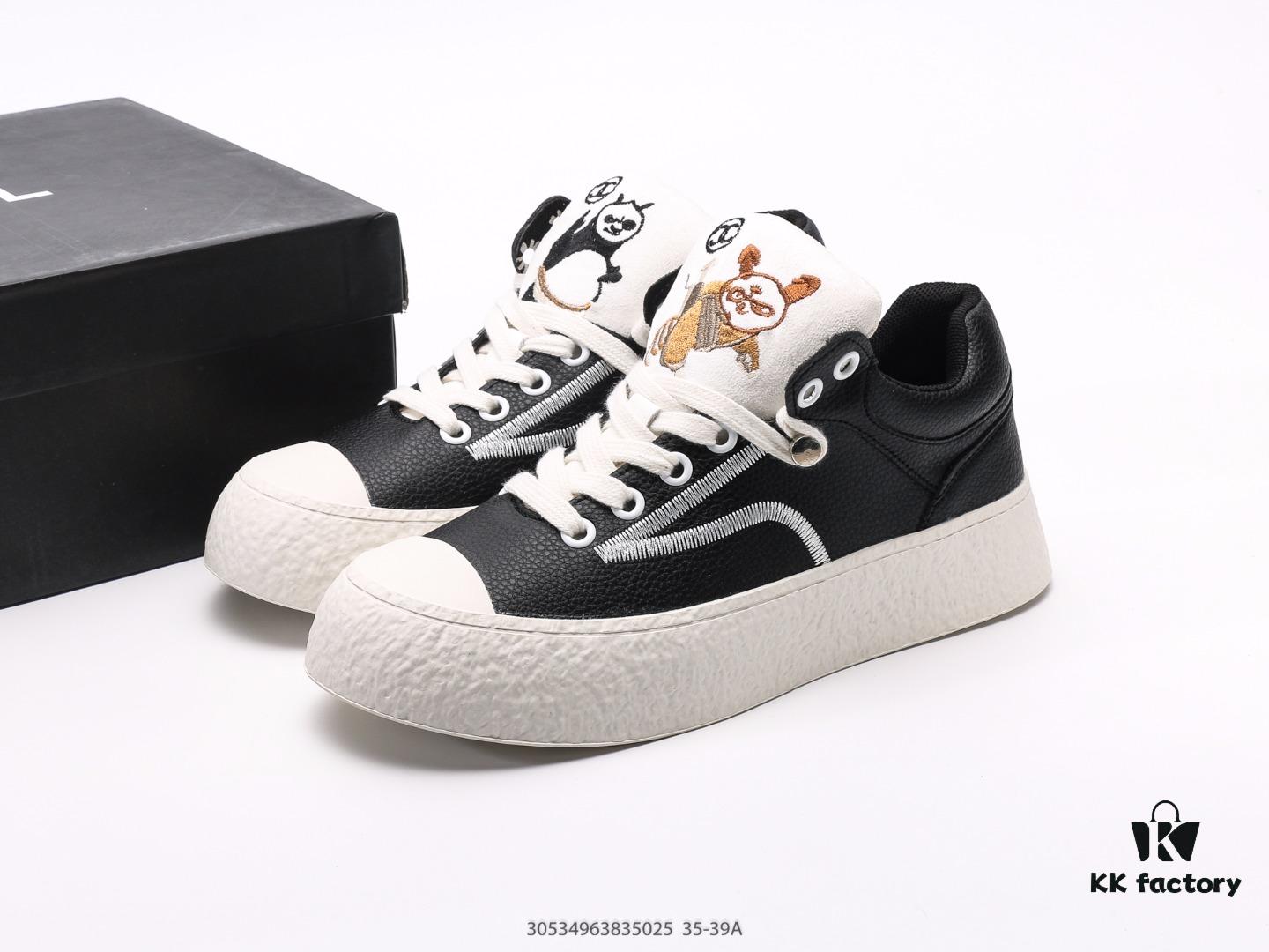 6930e6936e68136f4d9b2b5f Chanel Kung Fu Panda Electric Show Style 2024 Autumn/Winter New Authentic Leather Lightweight Versatile Casual Sneakers