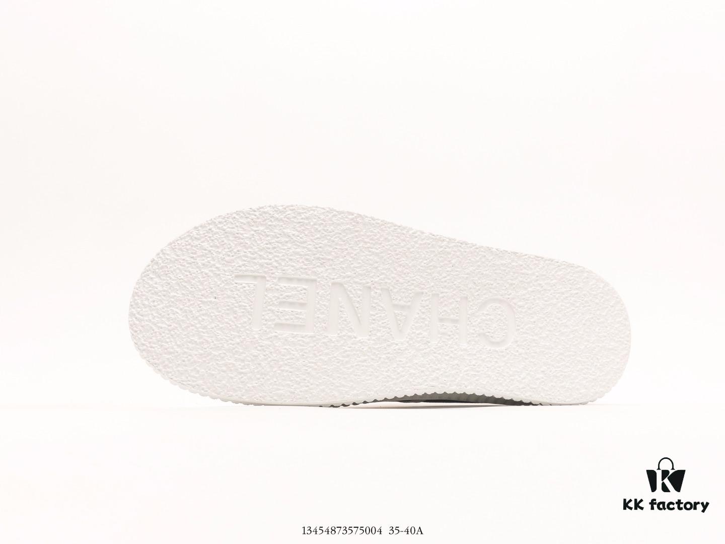 6930e6a26e68136f4d9b2b79 Chanel Canvas Casual Platform Sneakers, Classic All-Season Style, Favored by Influencers and Social Media Stars, Highly Popular with Excellent Breathability, Perfect for Spring and Summer, Stylish and Youthful Design That Elevates Any Outfit, Easy to Maintain, Comes with Exclusive Retail Packaging