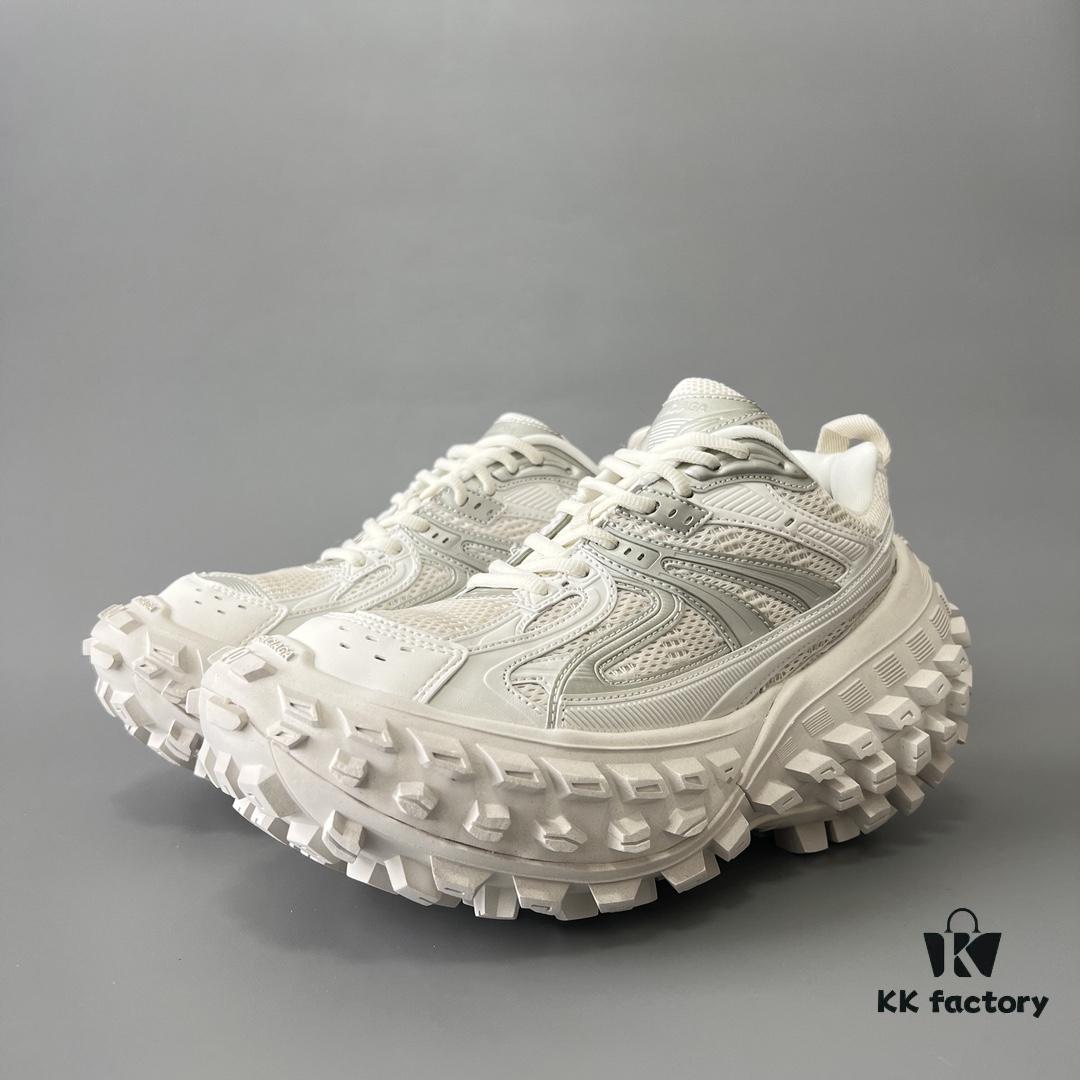 6930e8b56e68136f4d9b2ec9 BALENCIAGA Defender Silver Tire Dad Sneakers Unisex