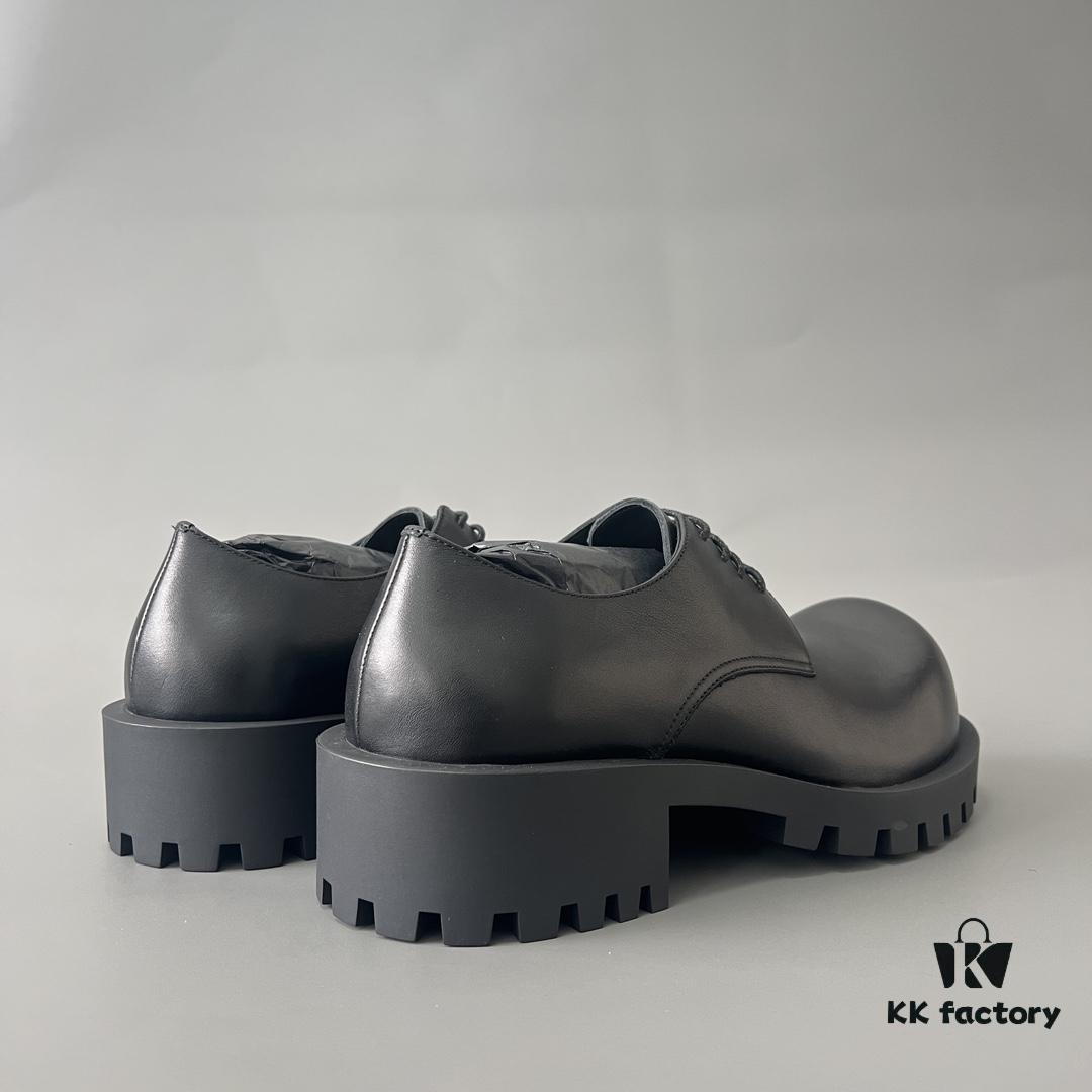 6930e9436e68136f4d9b2f98 Balenciaga Sergent Smooth Calfskin Four-Eyelet Derby Shoes in Black