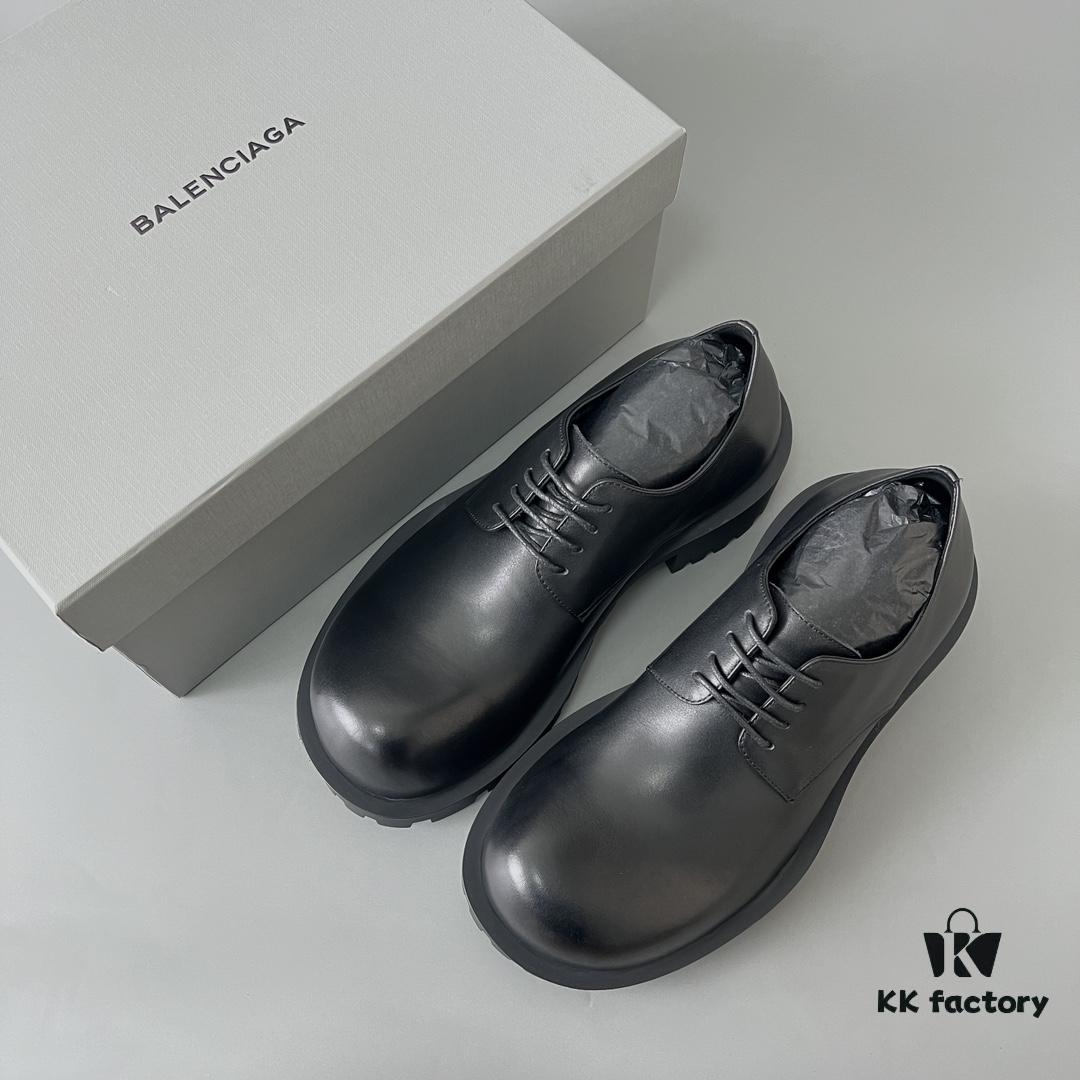 6930e9446e68136f4d9b2f9c Balenciaga Sergent Smooth Calfskin Four-Eyelet Derby Shoes in Black