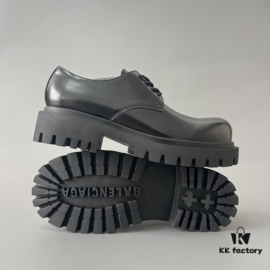 6930e9546e68136f4d9b2fb7 Balenciaga Sergent Derby Shoes in Black Split-Pearl Calfskin