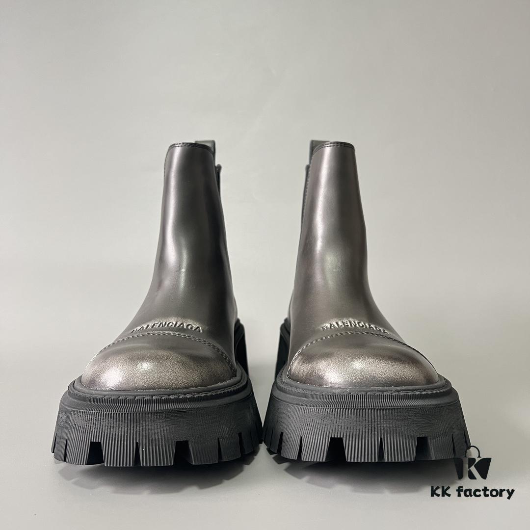 6930e9576e68136f4d9b2fba Balenciaga Tractor Leather Platform Ankle Boots with Distressed Detailing