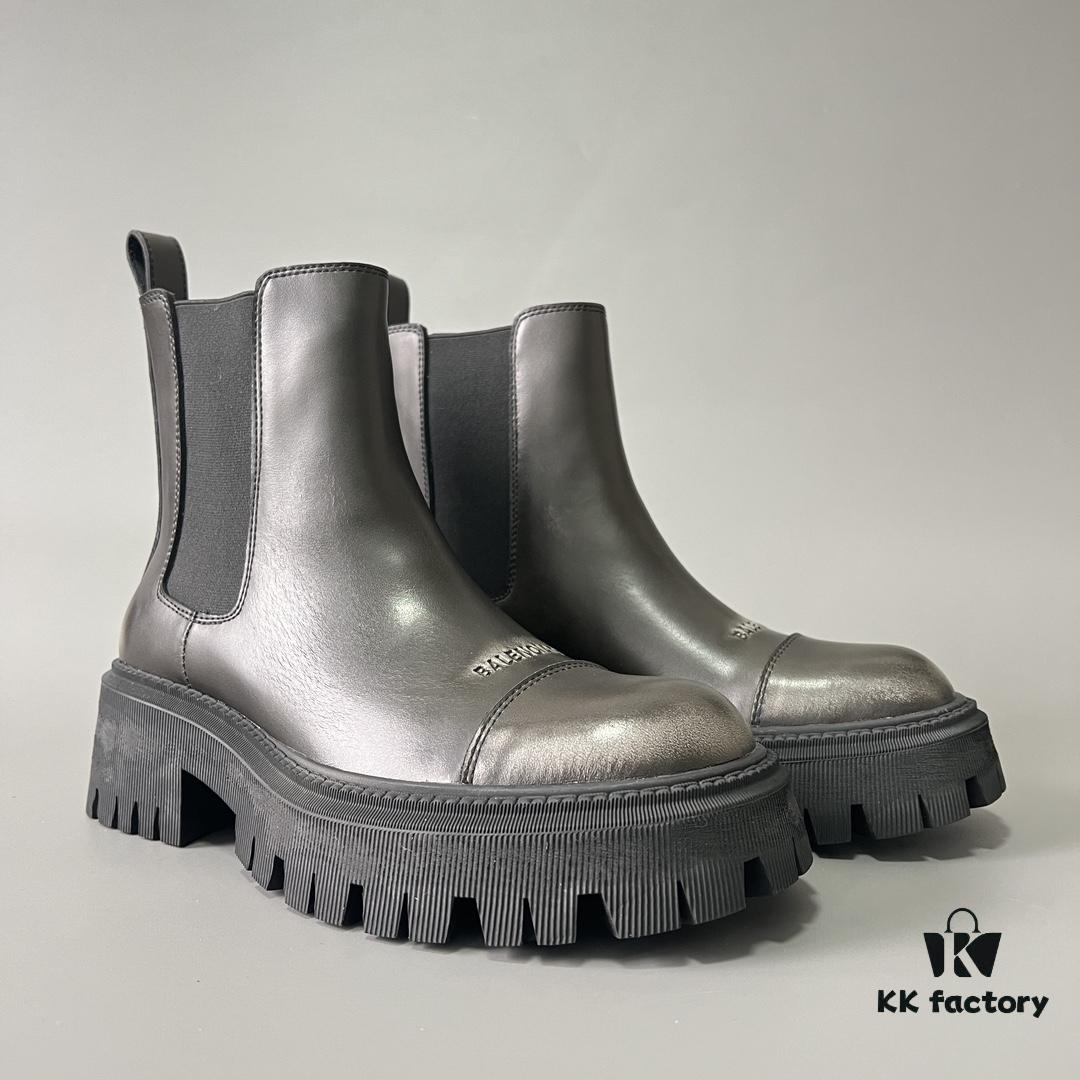 6930e9576e68136f4d9b2fbb Balenciaga Tractor Leather Platform Ankle Boots with Distressed Detailing