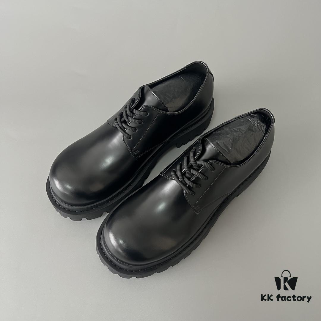 6930e9586e68136f4d9b2fbc Balenciaga Sergent Derby Shoes in Black Split-Pearl Calfskin