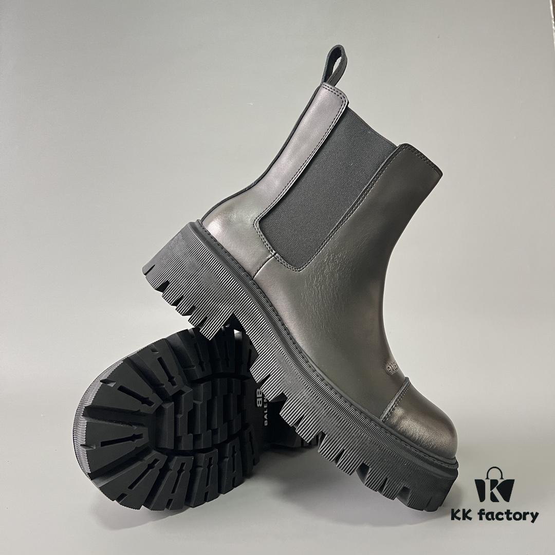 6930e9596e68136f4d9b2fc0 Balenciaga Tractor Leather Platform Ankle Boots with Distressed Detailing