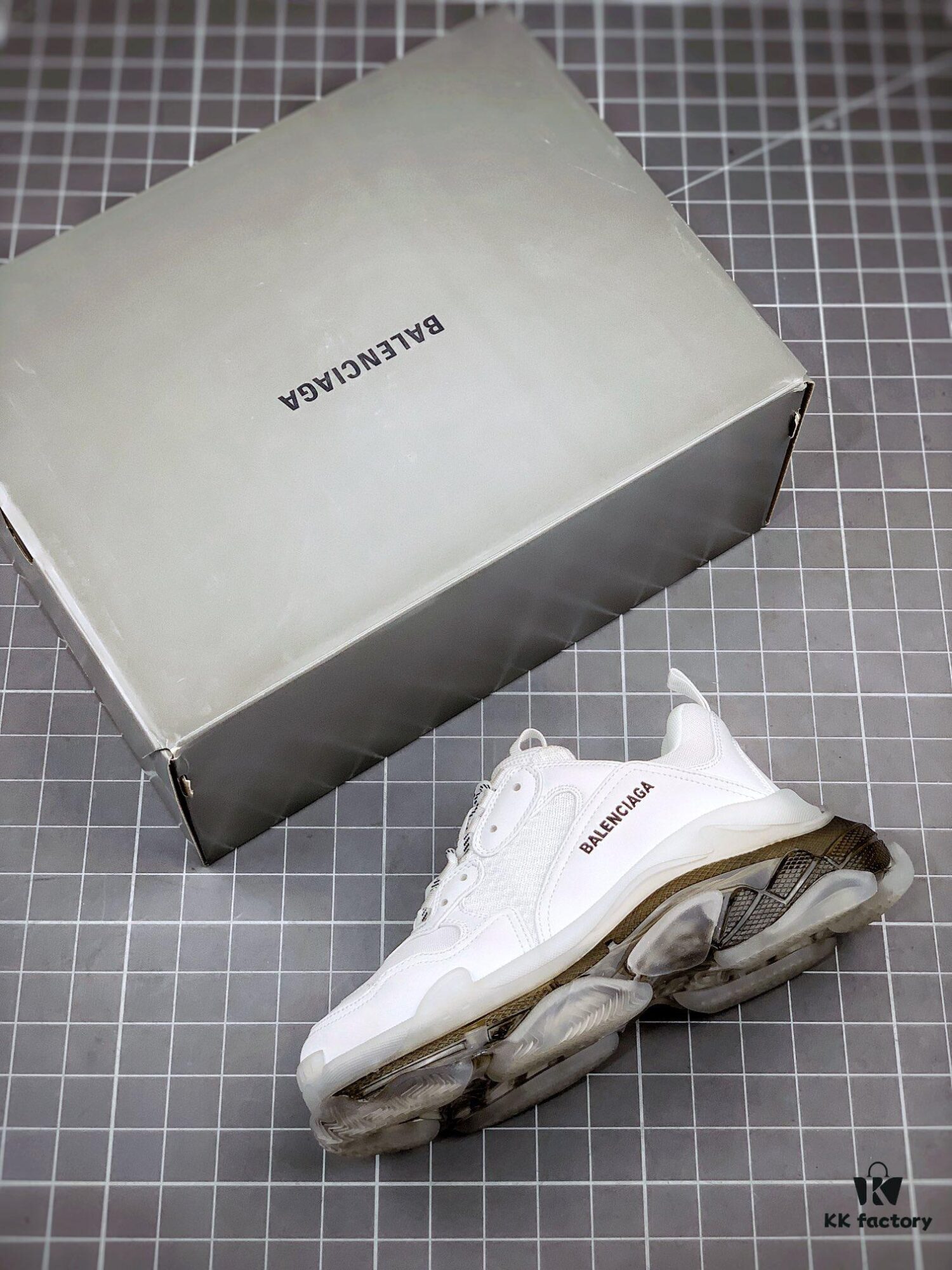 6930ea926e68136f4d9b310f Balenciaga Triple S White Carbon Grey
