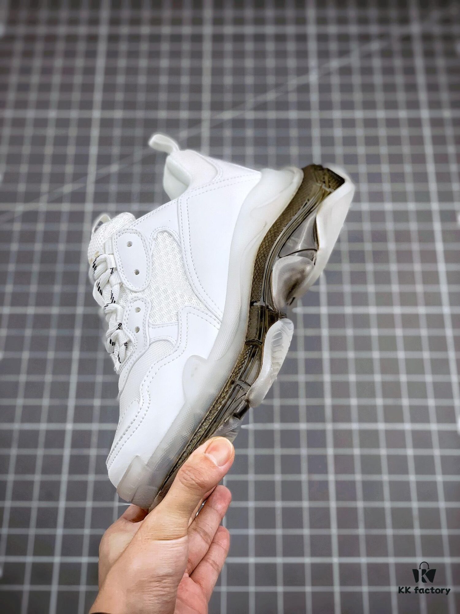 6930ea926e68136f4d9b3111 Balenciaga Triple S White Carbon Grey