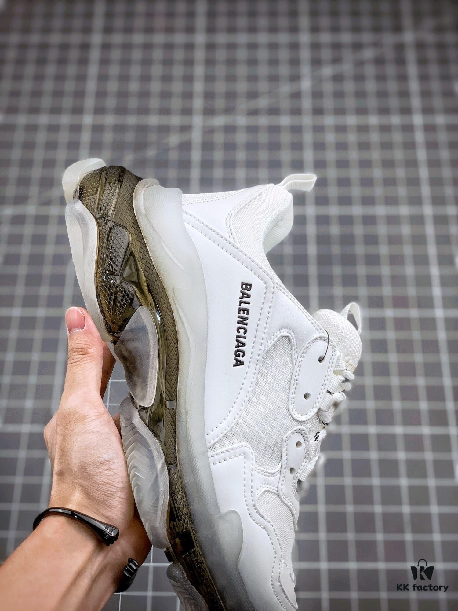 6930ea946e68136f4d9b3113 Balenciaga Triple S White Carbon Grey