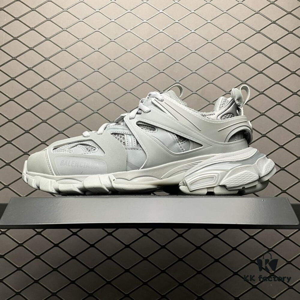 6930eac76e68136f4d9b3162 Balenciaga Track 3 Outdoor Concept Retro Dad Shoes, Official Counter Synchronized Packaging, Original Large Box, Precision Detail Alignment with Official, Private Mold Combined Outsole, Fully Replicated from Inside Out to Maximize Authenticity