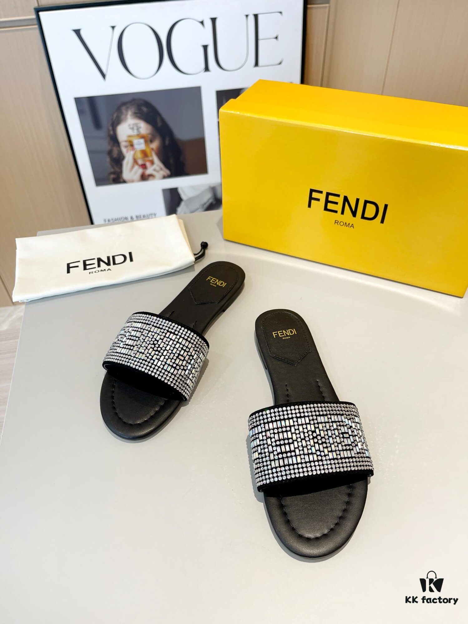 6930eb0d6e68136f4d9b31c5 Latest Summer Best-Selling FENDI Sandals, Authentic Original Retail Version, Upper and Lining Made of Full-Grain Lambskin