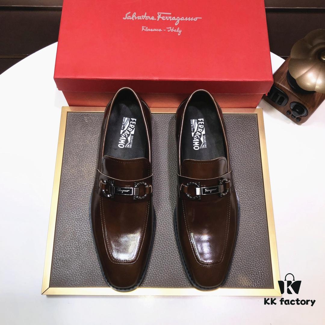 6930eb996e68136f4d9b3290 Salvatore Ferragamo New Arrival 🍃 Authentic European Style 🔰 Pleasing to the Eye 😍 Designed for Durability and Shape Retention 🌀 Crafted Using Traditional Techniques with Innovative Touches 💪 Premium Genuine Lamb Leather ♻ Smooth, Natural, and Exceptionally Lustrous ⭐ Imported Cowhide