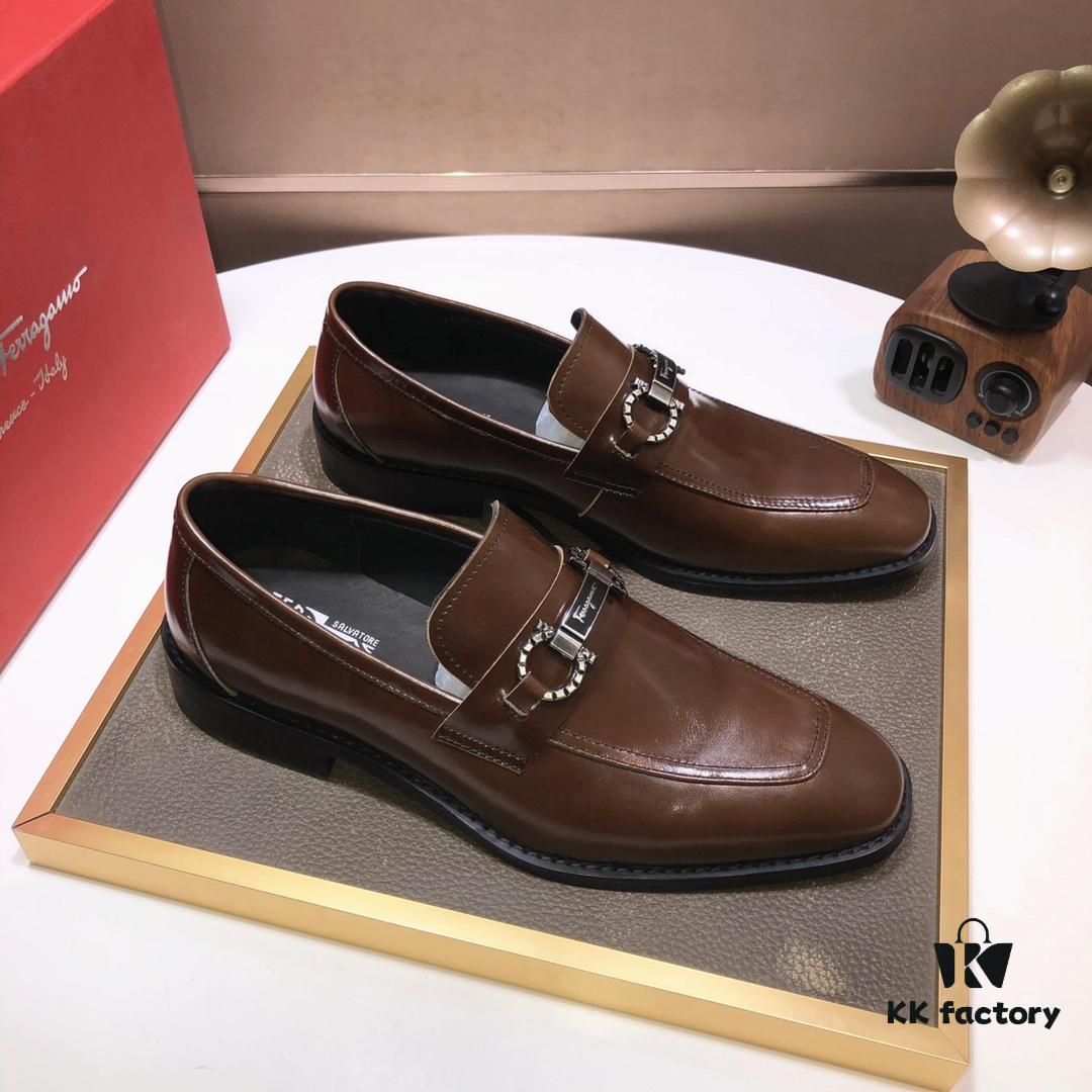 6930eb9e6e68136f4d9b3295 Salvatore Ferragamo New Arrival 🍃 Authentic European Style 🔰 Pleasing to the Eye 😍 Designed for Durability and Shape Retention 🌀 Crafted Using Traditional Techniques with Innovative Touches 💪 Premium Genuine Lamb Leather ♻ Smooth, Natural, and Exceptionally Lustrous ⭐ Imported Cowhide
