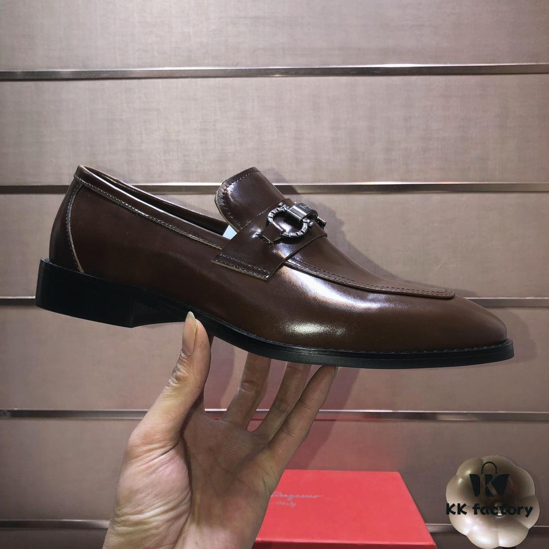 6930eb9f6e68136f4d9b3298 Salvatore Ferragamo New Arrival 🍃 Authentic European Style 🔰 Pleasing to the Eye 😍 Designed for Durability and Shape Retention 🌀 Crafted Using Traditional Techniques with Innovative Touches 💪 Premium Genuine Lamb Leather ♻ Smooth, Natural, and Exceptionally Lustrous ⭐ Imported Cowhide