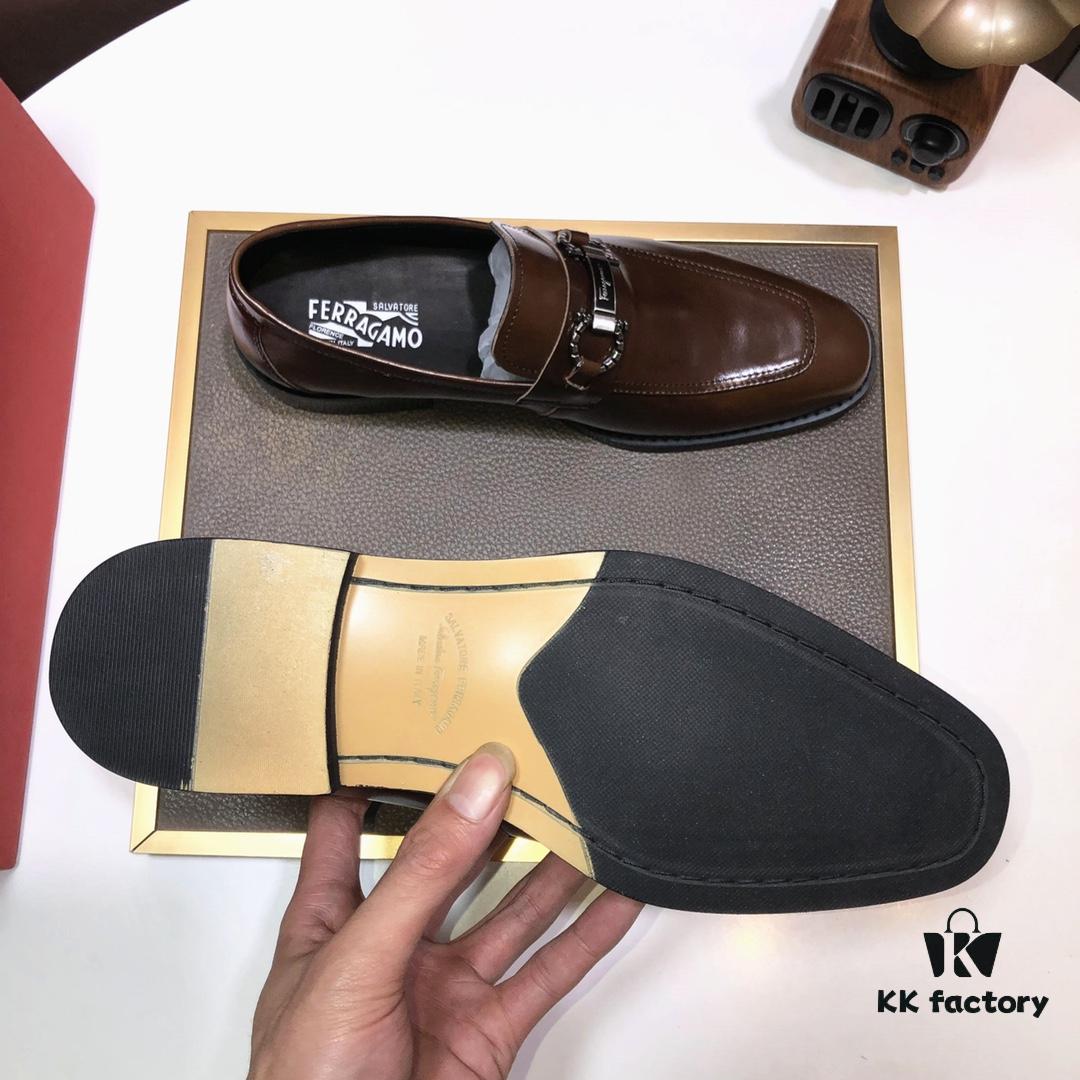 6930eba16e68136f4d9b329b Salvatore Ferragamo New Arrival 🍃 Authentic European Style 🔰 Pleasing to the Eye 😍 Designed for Durability and Shape Retention 🌀 Crafted Using Traditional Techniques with Innovative Touches 💪 Premium Genuine Lamb Leather ♻ Smooth, Natural, and Exceptionally Lustrous ⭐ Imported Cowhide