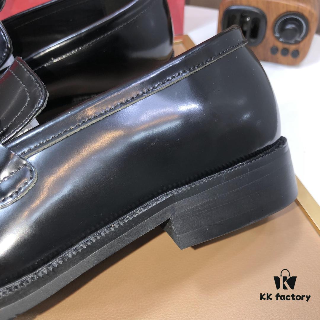 6930eba76e68136f4d9b32a3 Ferragamo Latest Collection Original Imported Top-Grade Calfskin Leather Loafer with Premium Lamb Leather Lining, Authentic Luxury Metal Buckle and Original Combined Sole