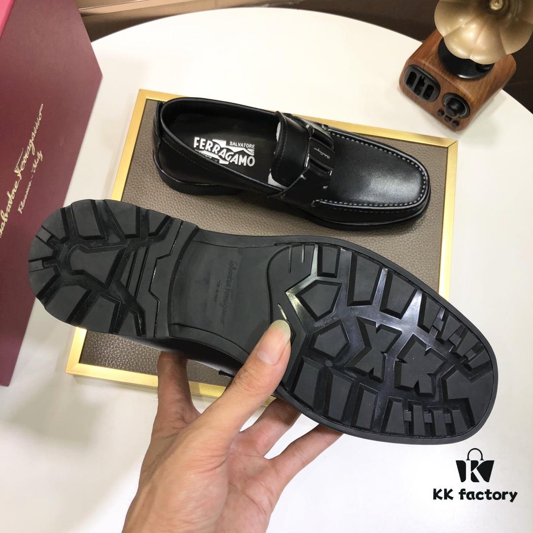 6930ebd76e68136f4d9b32ee Ferragamo Latest Design Original Imported Cowhide Leather with Dyed Lamb Skin Lining and Luxurious Metal Buckle
