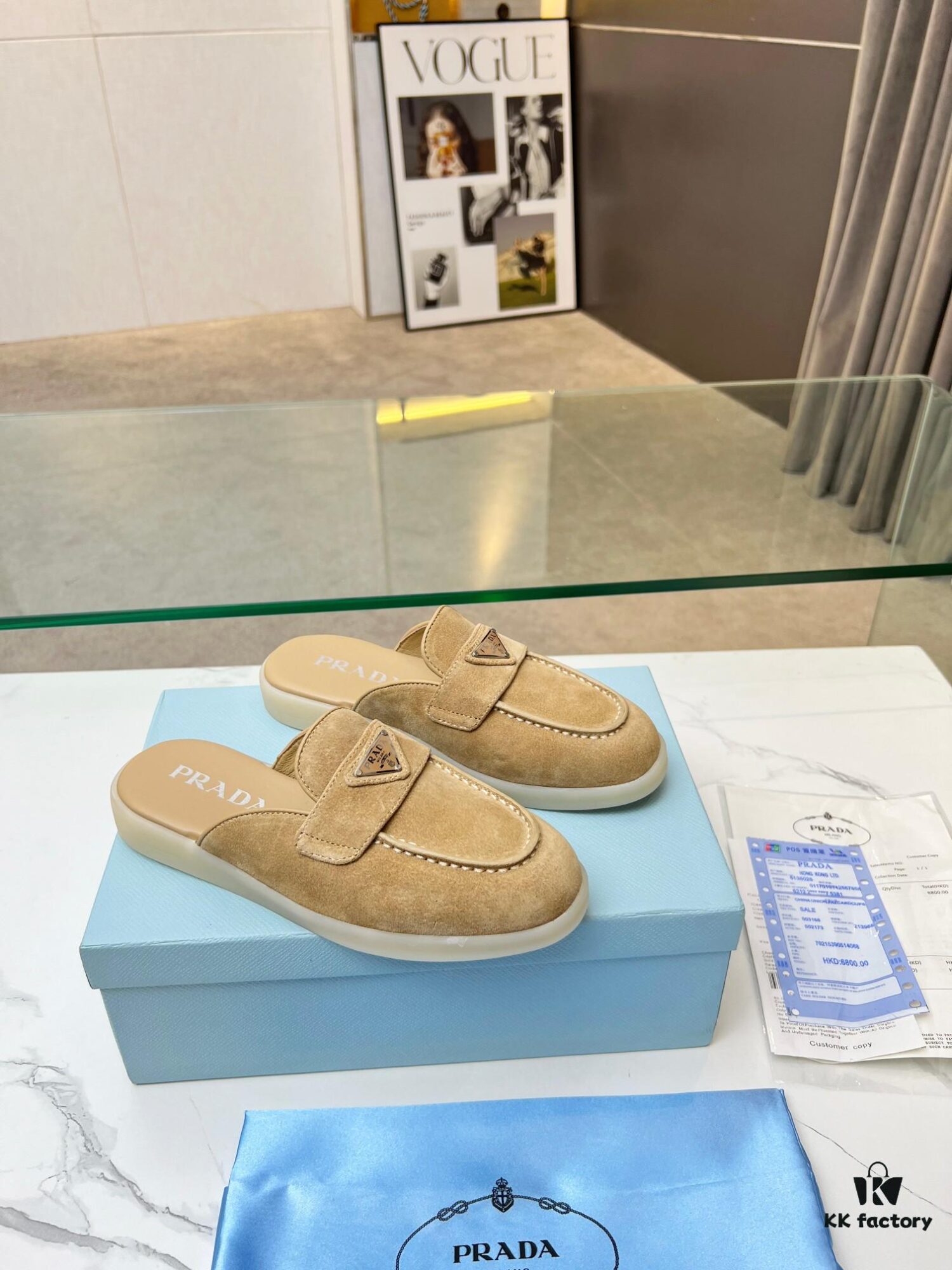 PRADA 2023 Latest Loafer Slipper, Hot Urban Fashion Series, Functional and Tech-Driven Design with Embossed Rubber Triangle Logo, Full Cowhide Upper for Ultimate Comfort