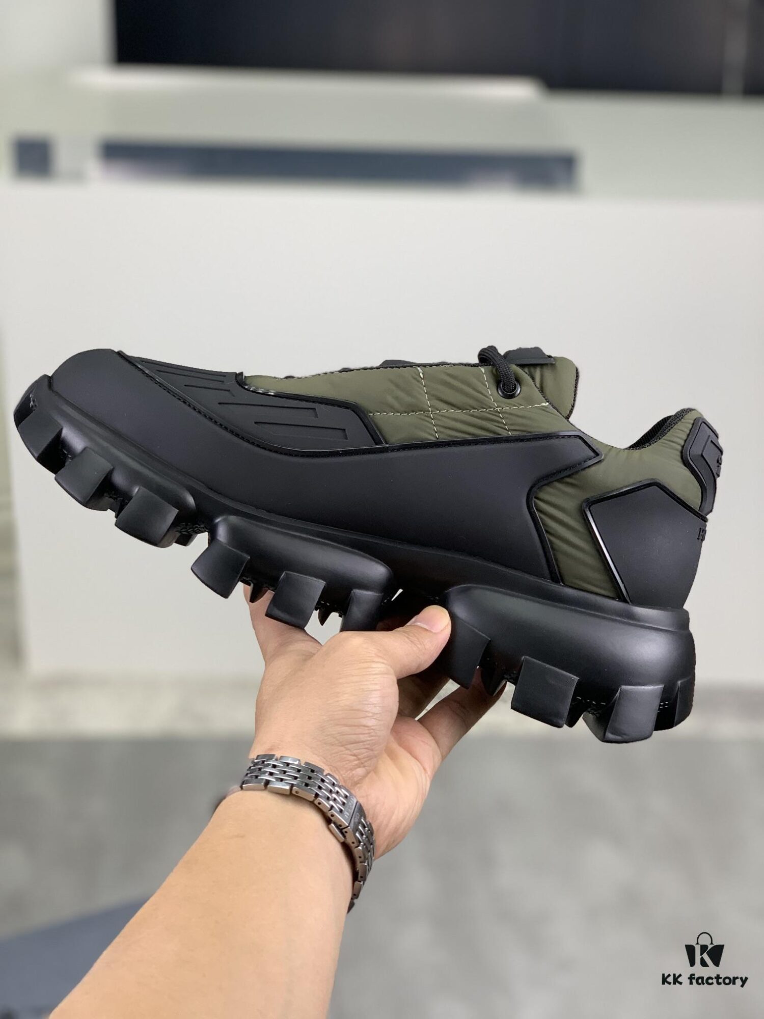 6930ec5a6e68136f4d9b33b1 High-Quality PRADA Men's Shoes 2021 Latest Official Website Release, 1:1 Replication, Hong Kong Counter Synchronized, Runway Same Style