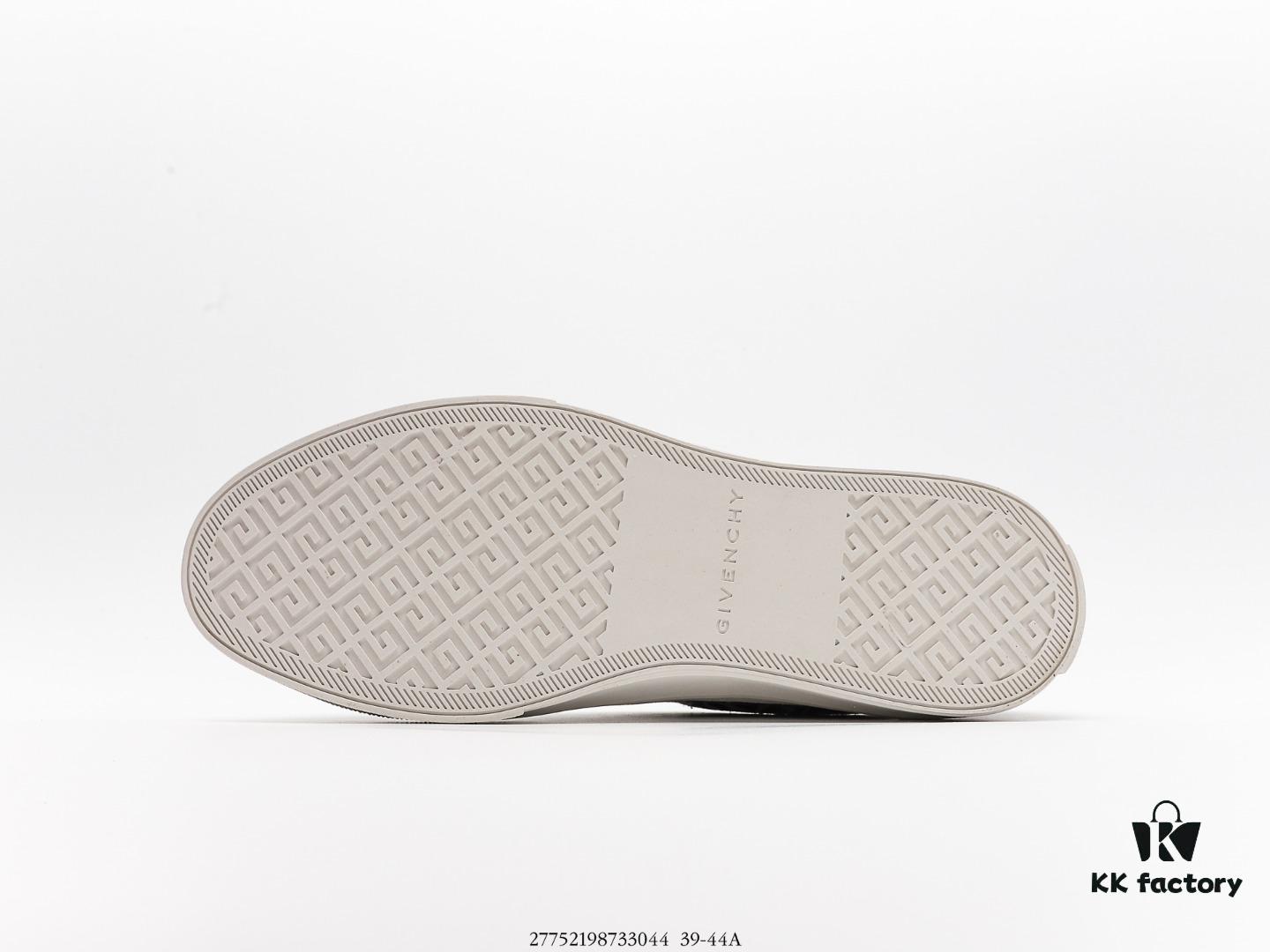 6930eca56e68136f4d9b341e Givenchy Givenchy from France, founded by designer Hubert de Givenchy, embodies the brand's original spirit. #ZeroGlueTechnology #UpperMadeOfOriginalMatteSilkCalfLeather #HeelLiningAndInsoleMadeOfOriginalMatteLeather The most desirable all-season white sneakers in 2019