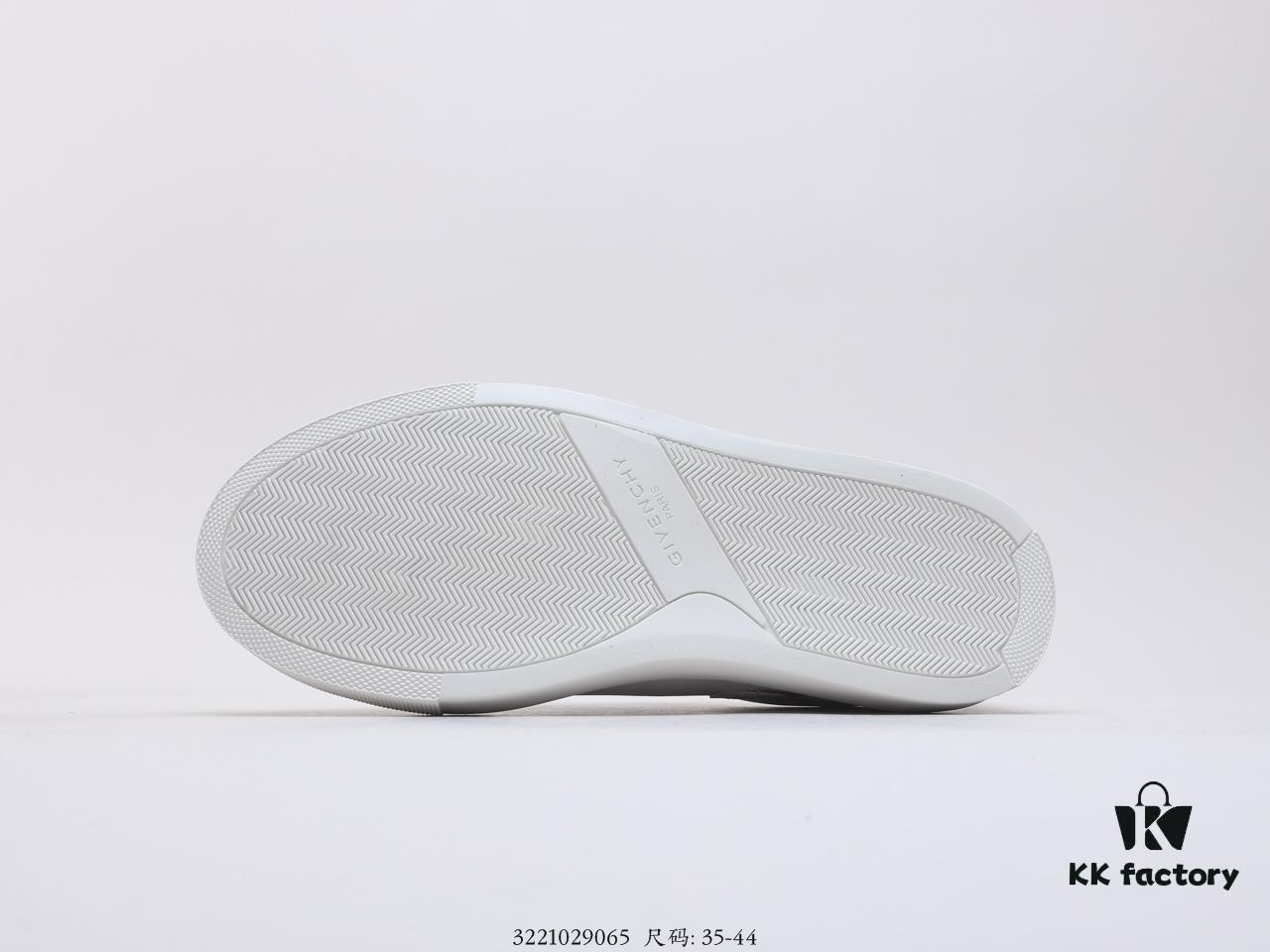 6930eccd6e68136f4d9b345f Givenchy Givenchy Fashion Casual White Sneakers Official New Color (Dark Green) Sea Shopping Proxy Purchase Designated Version Top-Tier Glueless Craftsmanship Original Size 11 Pattern Time-Consuming Research and Development Market's Best Version The First Pair of Givenchy for Autumn The Only Correct Quality Exclusive Release Top Custom Silk Calfskin at the Heel