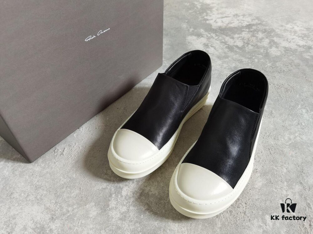 6930f01b6e68136f4d9b395a Rick Owens Style Slip-on Leather Sneakers with Oversized Frame