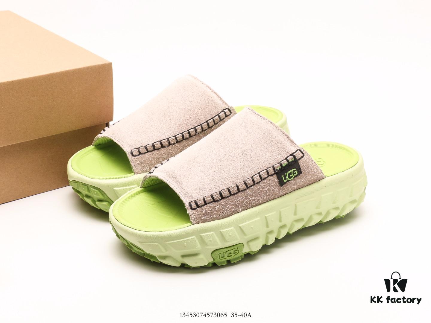 UGG W Classic Coquette Clog Slipper II, Coquette 2.0 Series Fashionable Indoor Mule-Style Comfortable Warm Half-Open Back Slippers