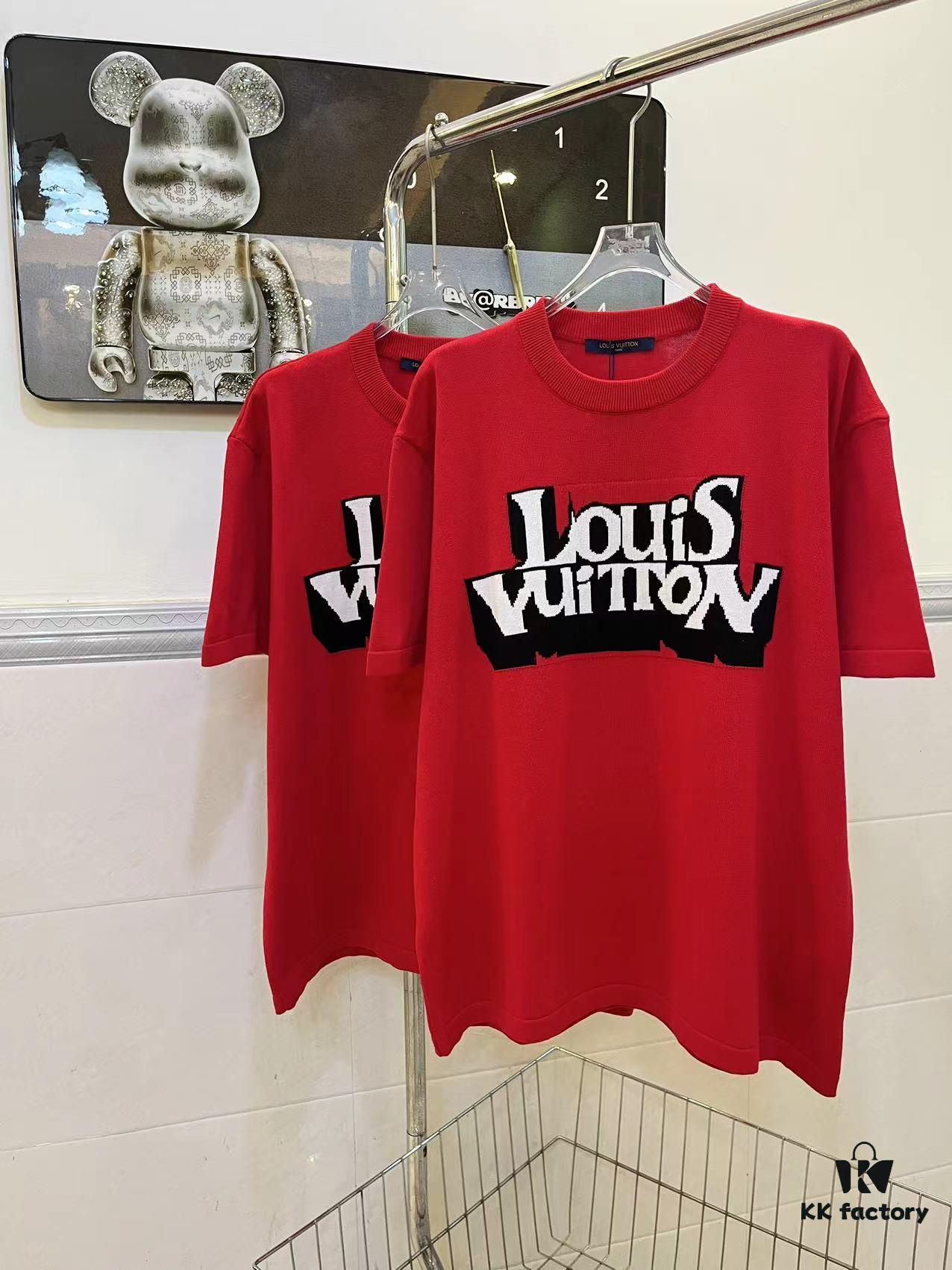 6930f51b6e68136f4d9b3f97 LOUIS VUITTON LV Monogram Jacquard Knit Short-Sleeve T-Shirt 24SS, Made with Fine Cotton Knitting, Intarsia LU Logo on Chest, Soft and Comfortable Fit