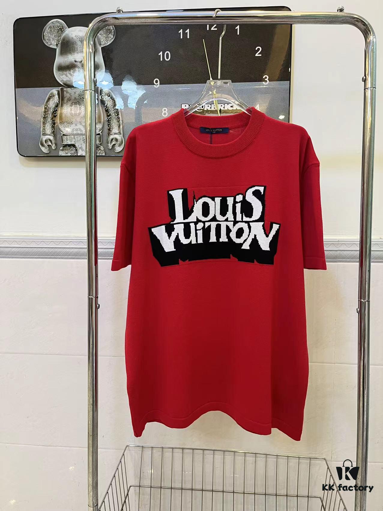 6930f51c6e68136f4d9b3f9c LOUIS VUITTON LV Monogram Jacquard Knit Short-Sleeve T-Shirt 24SS, Made with Fine Cotton Knitting, Intarsia LU Logo on Chest, Soft and Comfortable Fit