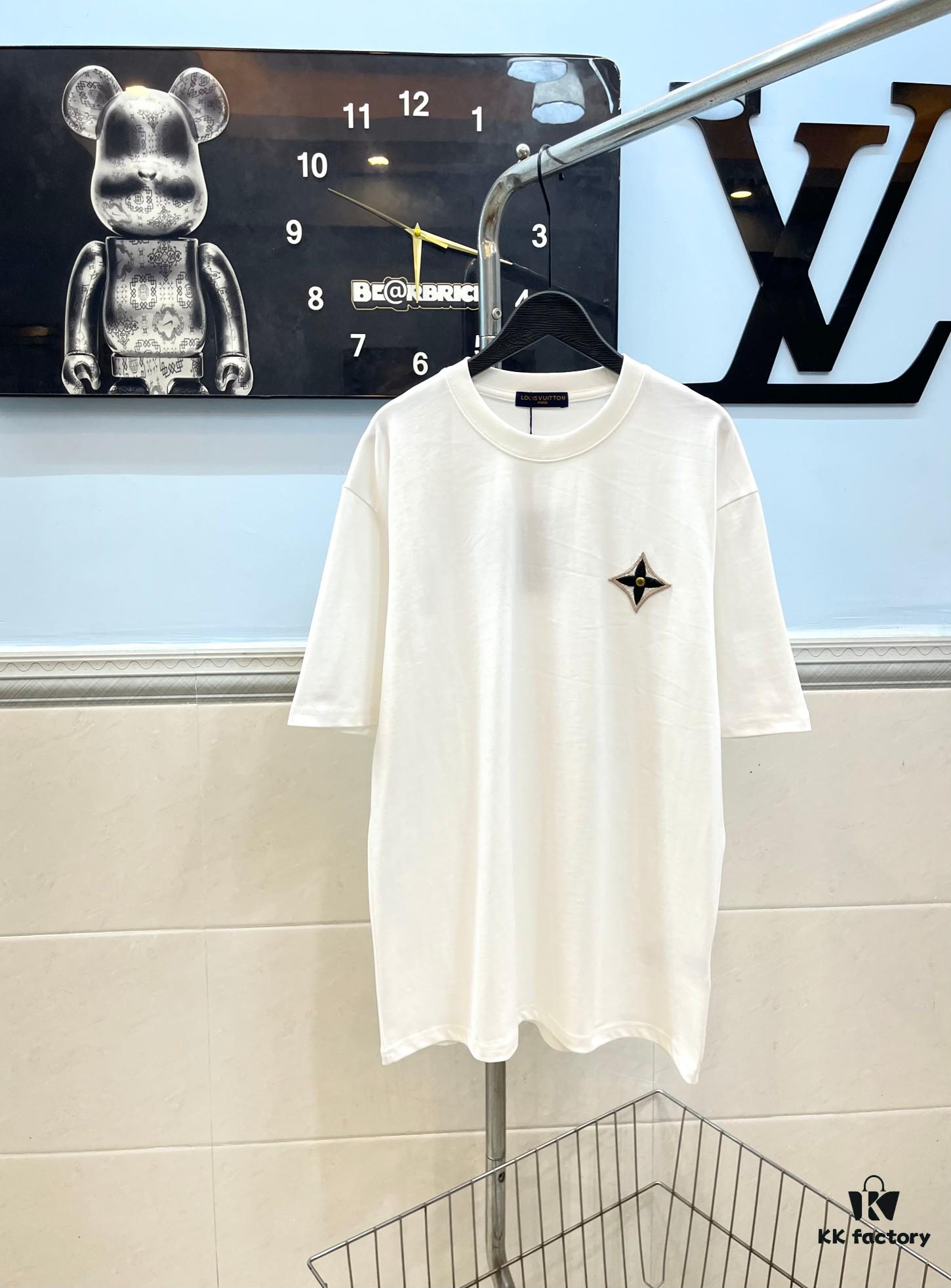 6930f52a6e68136f4d9b3faa Louis Vuitton/LV New Arrival Logo Embroidered Short Sleeve T-Shirt with Refined 3D Embroidery