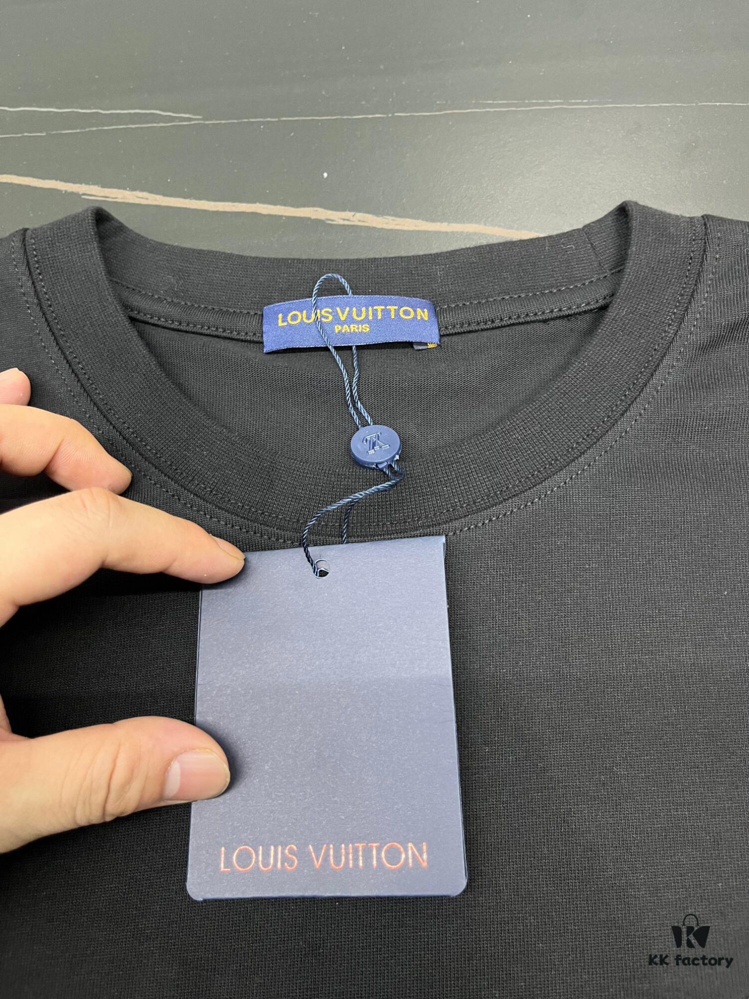 6930f5316e68136f4d9b3fad Louis Vuitton/LV New Arrival Logo Embroidered Short Sleeve T-Shirt with Refined 3D Embroidery