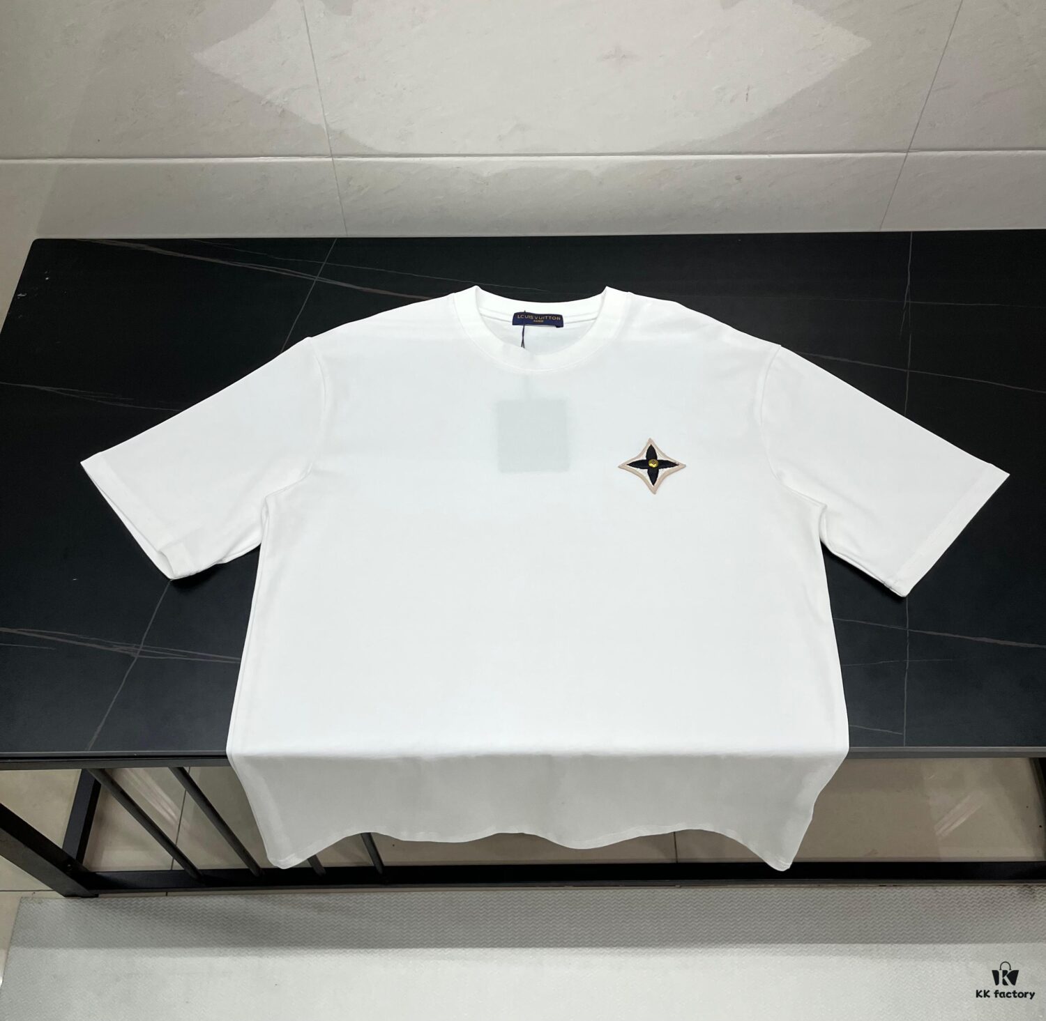 6930f5326e68136f4d9b3faf Louis Vuitton/LV New Arrival Logo Embroidered Short Sleeve T-Shirt with Refined 3D Embroidery