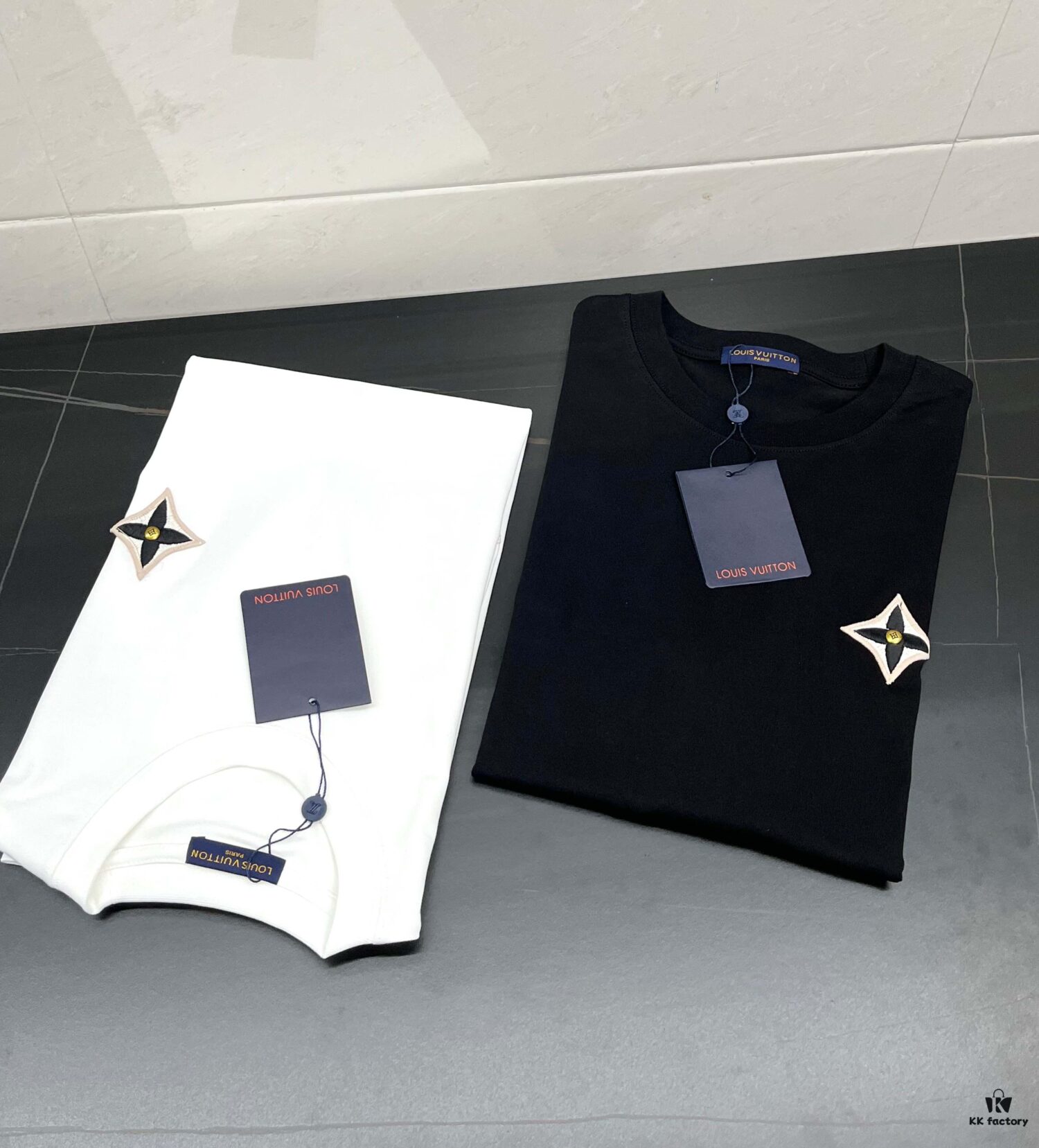 6930f5346e68136f4d9b3fb4 Louis Vuitton/LV New Arrival Logo Embroidered Short Sleeve T-Shirt with Refined 3D Embroidery