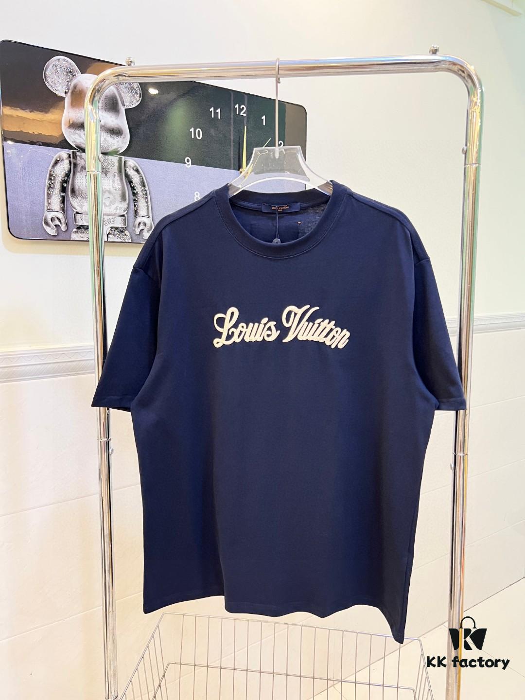 6930f5526e68136f4d9b3fd5 LOUIS VUITTON Embroidered Signature Short-Sleeve T-Shirt