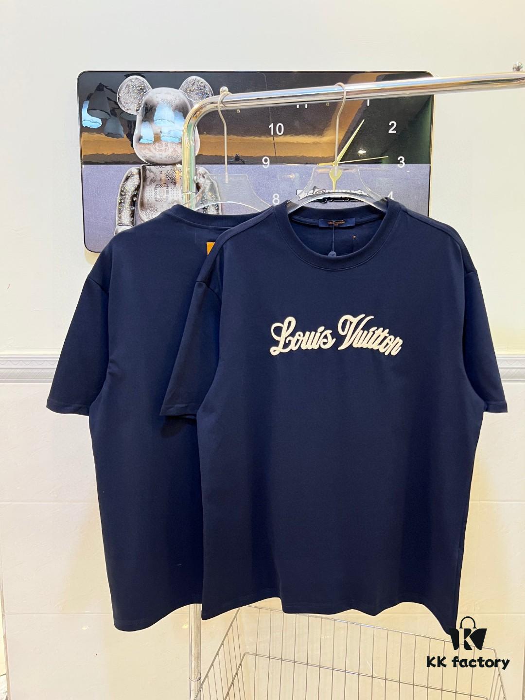 6930f5556e68136f4d9b3fd8 LOUIS VUITTON Embroidered Signature Short-Sleeve T-Shirt