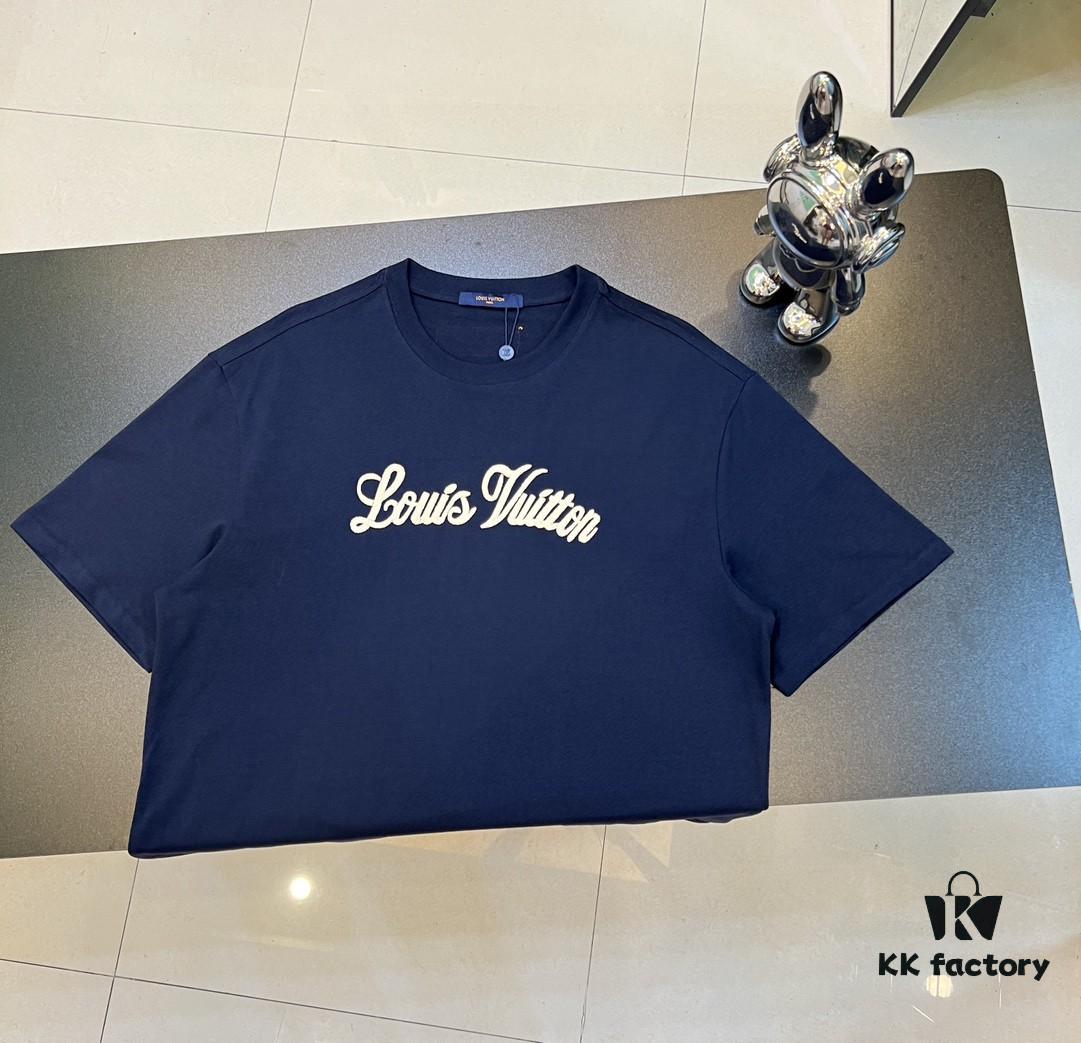 6930f5556e68136f4d9b3fd9 LOUIS VUITTON Embroidered Signature Short-Sleeve T-Shirt