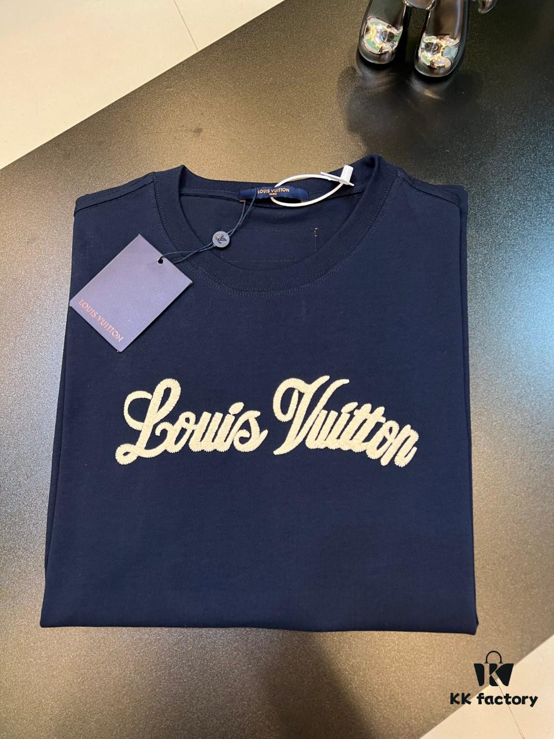 6930f5586e68136f4d9b3fdb LOUIS VUITTON Embroidered Signature Short-Sleeve T-Shirt