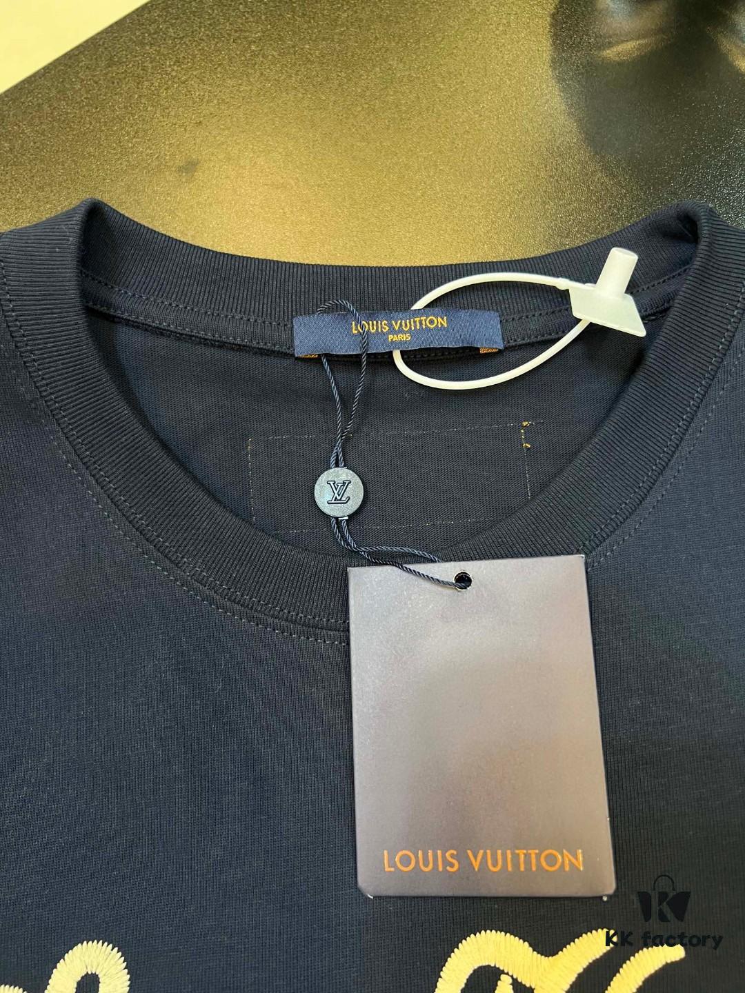 6930f5596e68136f4d9b3fdc LOUIS VUITTON Embroidered Signature Short-Sleeve T-Shirt
