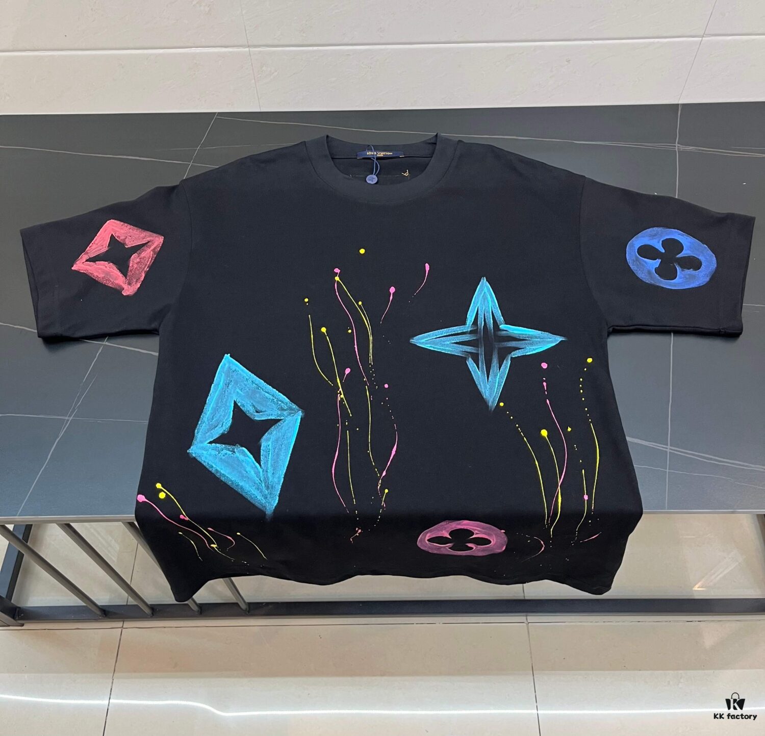 LOUIS VUITTON Louis Vuitton Hand-Painted Graffiti New Short Sleeve T-Shirt