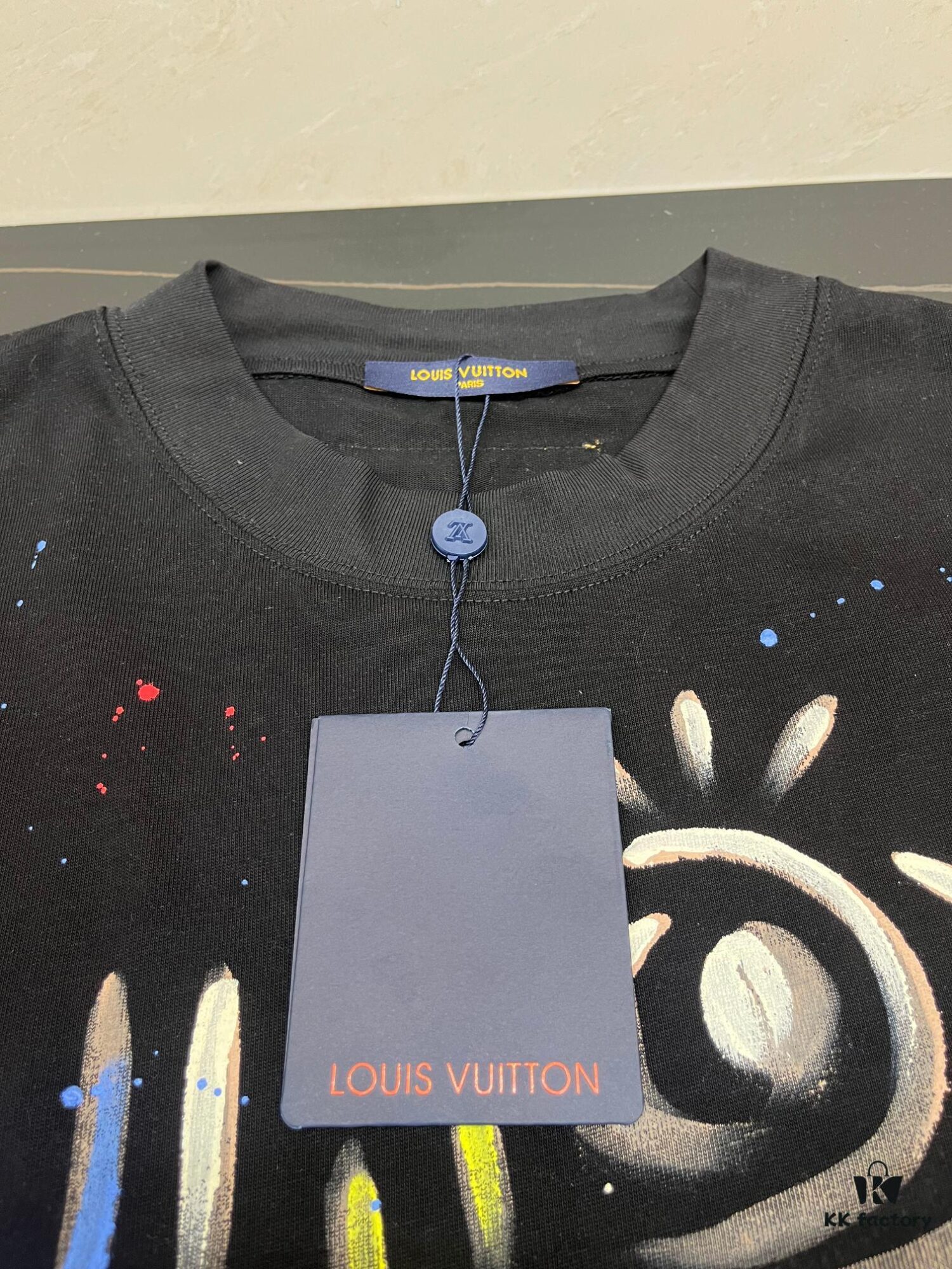 6930f56e6e68136f4d9b3fed LOUIS VUITTON Louis Hand-painted Crow New Short Sleeve T-shirt, High Quality 280g Combed Cotton Double Yarn Fabric, Soft and Comfortable Wear, Front Hand-painted Crow Design with Special Craftsmanship for Trendy Style, Custom Dyed to Match Official Website, Full Triple Labels Included, Not Ordinary Market Version, Guaranteed Quality, Unisex Design