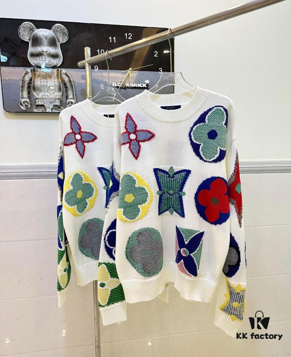6930f57a6e68136f4d9b3ff8 Louis Vuitton Classic Three-Flower Floral Round-Neck Long-Sleeve Sweater