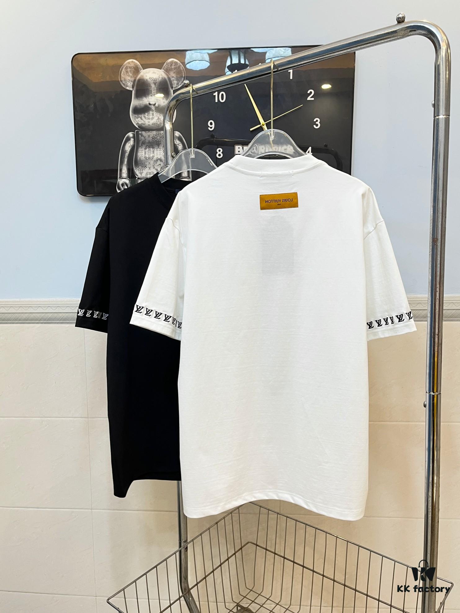6930f5946e68136f4d9b400a LOUIS VUITTON Embroidered New Short Sleeve T-Shirt, High-Quality 280g Double Cotton Yarn Fabric with Smooth Nylon and Washed Cotton Feel, Premium Embroidery on Front and Sleeves, Fashionable Design with Special Craftsmanship, Custom Dyed and Matched to Official Website