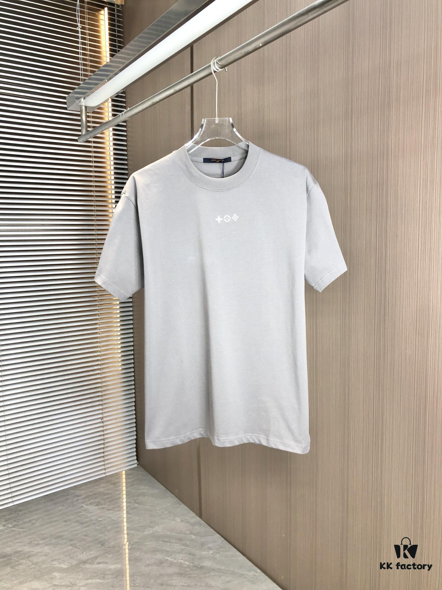 6930f59c6e68136f4d9b4010 LV Louis Vuitton 2025 Spring/Summer New Arrival Round Neck Short Sleeve T-Shirt with Front Embroidery and Back Chain Stitch Design, Made from 320g Double-Layer Combed Cotton Fabric, Slightly Loose Fit, Soft and Substantial Fabric Texture, Unisex Style