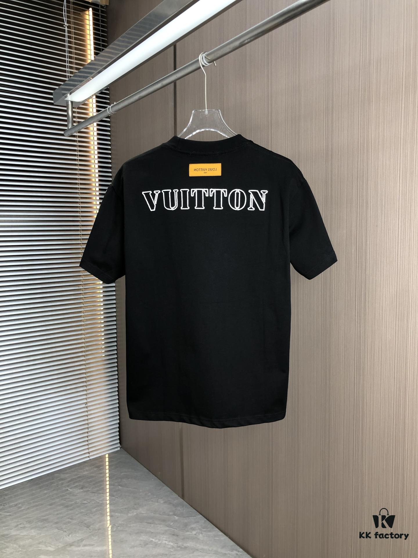 6930f5ad6e68136f4d9b4025 LV Louis Vuitton 2025 Spring/Summer New Arrival Round Neck Short Sleeve T-Shirt with Front Embroidery and Back Chain Stitch Design, Made from 320g Double-Layer Combed Cotton Fabric, Slightly Loose Fit, Soft and Substantial Fabric Texture, Unisex Style