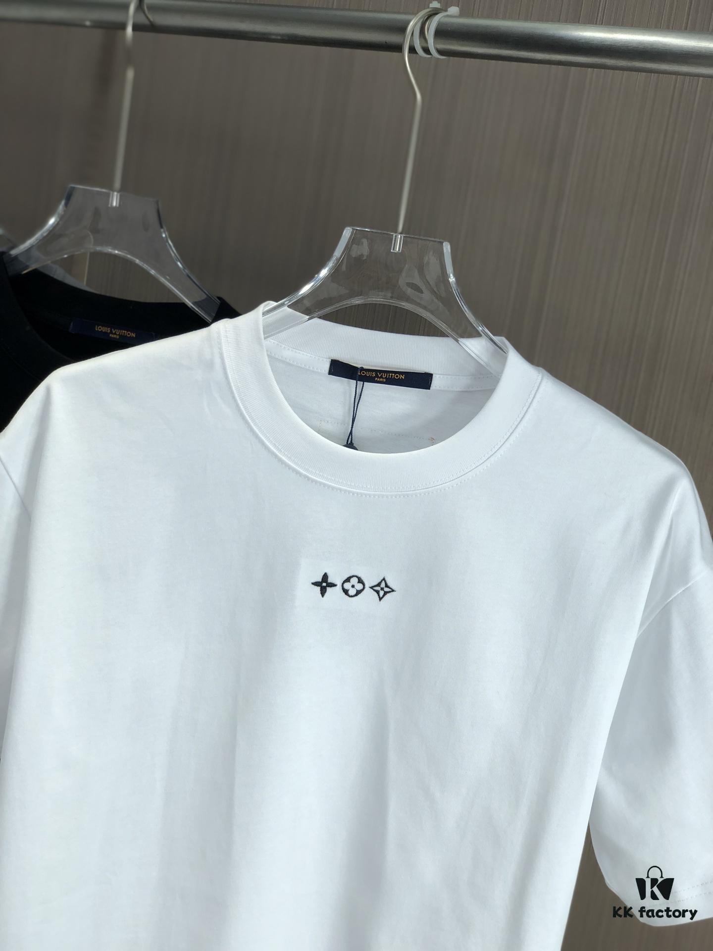 6930f5b16e68136f4d9b4029 LV Louis Vuitton 2025 Spring-Summer New Arrival Round Neck Short Sleeve T-Shirt with Front Embroidery and Back Chain Stitching, Made from 320g Double-Combed Cotton Fabric, Slightly Loose Fit, Soft and Substantial Texture, Unisex Design