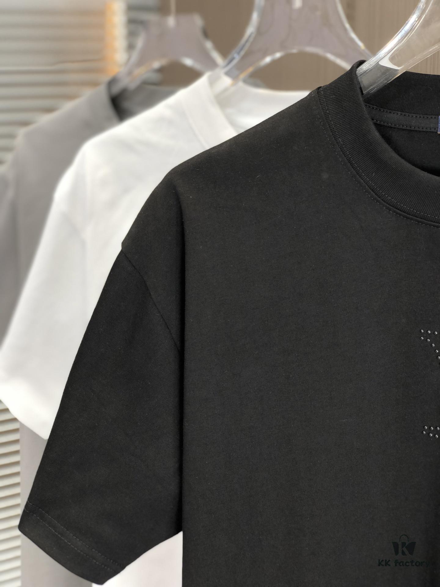 6930f5c26e68136f4d9b403b LV Louis Vuitton 2025 Spring/Summer New Arrival Round Neck Short Sleeve T-Shirt with Hot-Stone Embellishment and Engraved Pattern Technique, Made from High-Density 320g Double-Yarn Combed Cotton Fabric, Slightly Loose Fit, Soft and Substantial Fabric Texture, Unisex Design