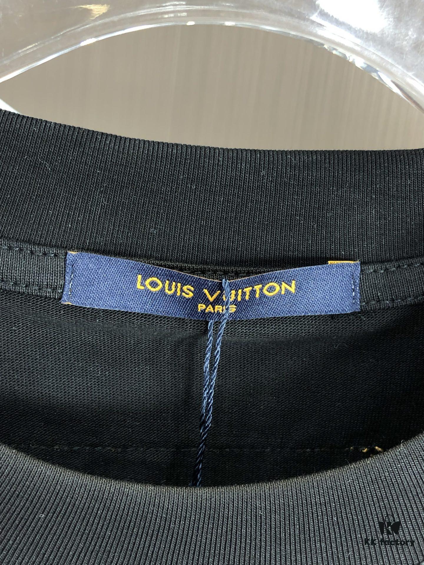 6930f5c46e68136f4d9b403c LV Louis Vuitton 2025 Spring/Summer New Arrival Round Neck Short Sleeve T-Shirt with Hot-Stone Embellishment and Engraved Pattern Technique, Made from High-Density 320g Double-Yarn Combed Cotton Fabric, Slightly Loose Fit, Soft and Substantial Fabric Texture, Unisex Design