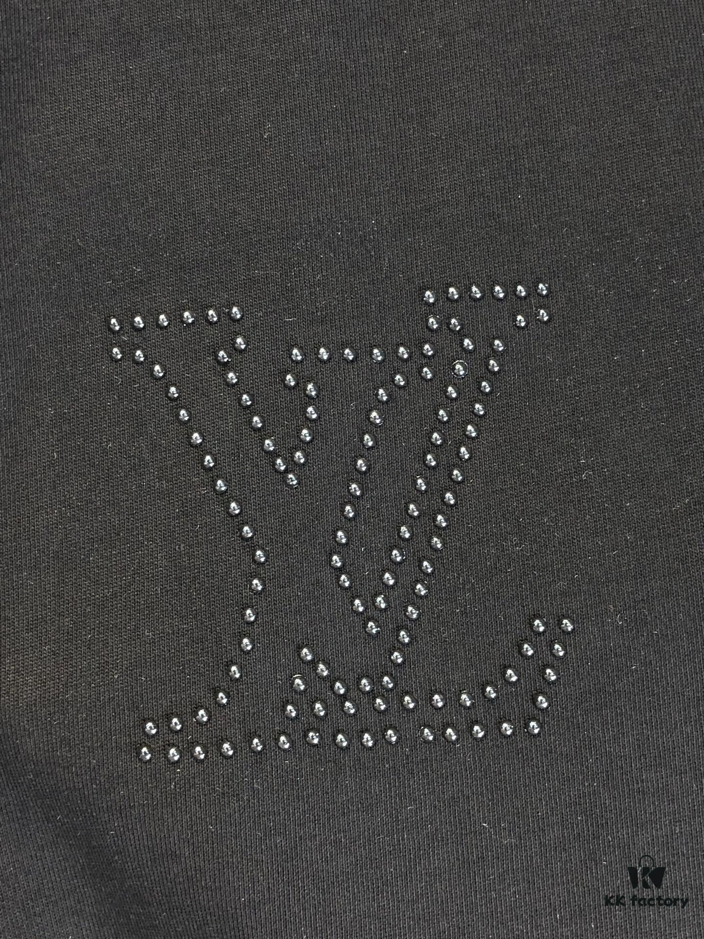 6930f5c56e68136f4d9b403e LV Louis Vuitton 2025 Spring/Summer New Arrival Round Neck Short Sleeve T-Shirt with Hot-Stone Embellishment and Engraved Pattern Technique, Made from High-Density 320g Double-Yarn Combed Cotton Fabric, Slightly Loose Fit, Soft and Substantial Fabric Texture, Unisex Design