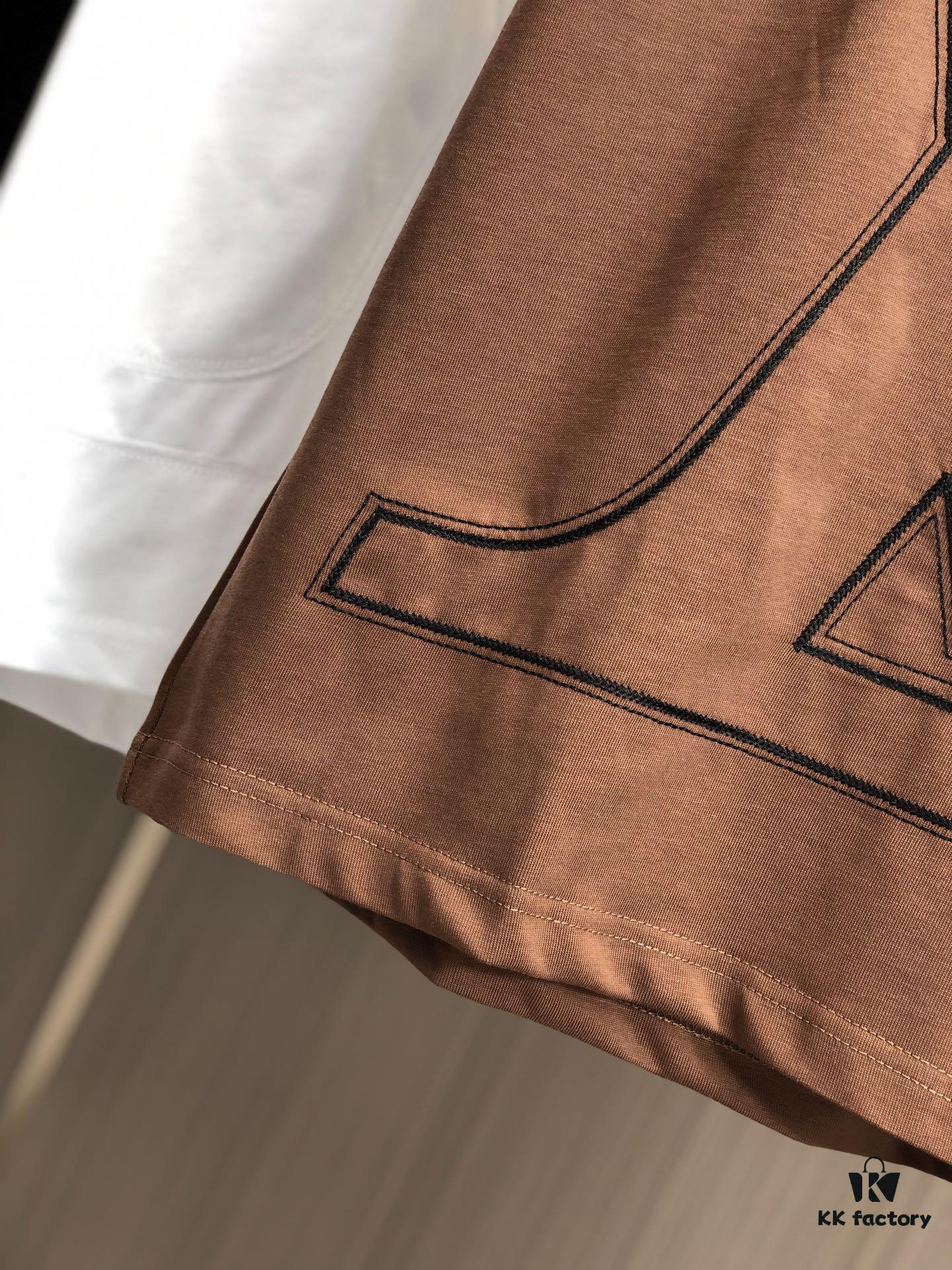 6930f5d46e68136f4d9b404b LV Louis Vuitton 2025 Spring/Summer New Arrival Round Neck Short Sleeve T-Shirt with Chain and Single Needle Embroidery, Premium 320g Double-Combed Cotton Fabric, Slightly Loose Fit, Unisex Design